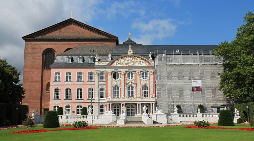 Basilika and Kurfürstliches Palais.