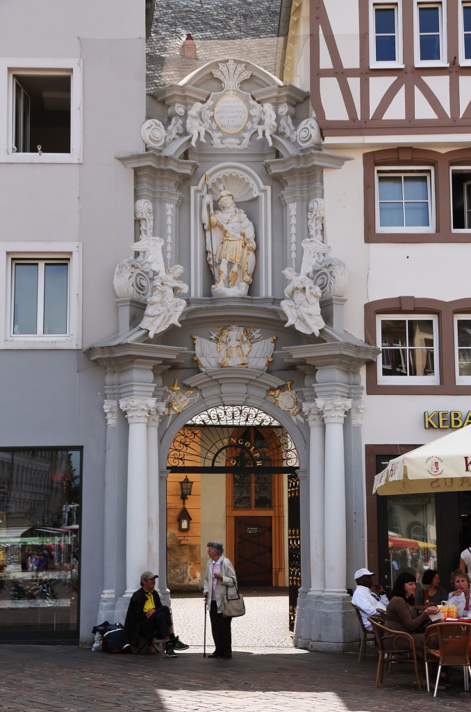 Rococo portal to the Sankt Gangolf Kirche.